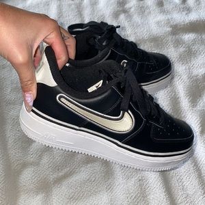 Black Nike Air Force 1’s